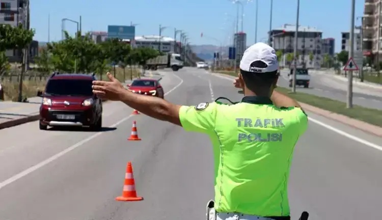 Yeni Trafik Cezaları Yolda: Artık Kimse Kaçamayacak!