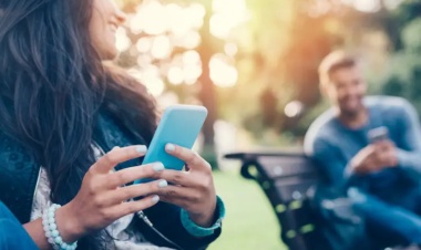 Azar Benzeri Uygulamalar (2025) – En İyi 10 Alternatif