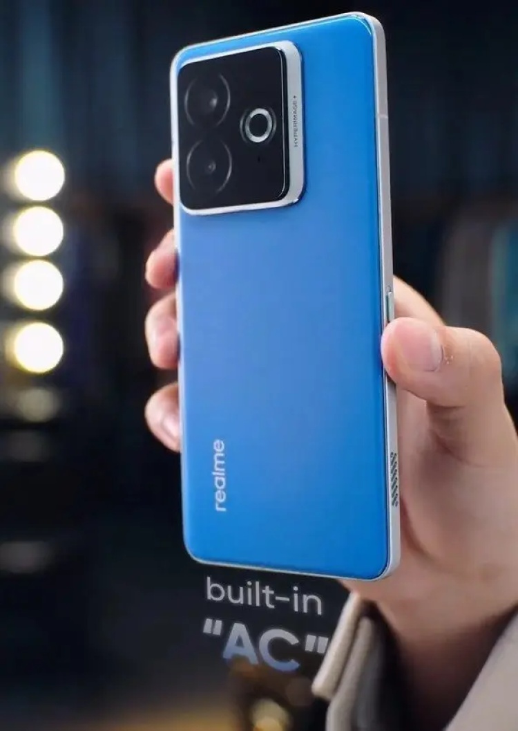 Realme Klimalı Telefonu Duyurdu: Mum Söndüren Soğutma!