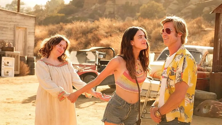 Quentin Tarantino'nun yeni devam filmi olan Once Upon a Time in Hollywood 2 projesinin resmi vizyon tarihini ve oyuncu kadrosunu duyuran sinema kapak g&ouml;rseli.